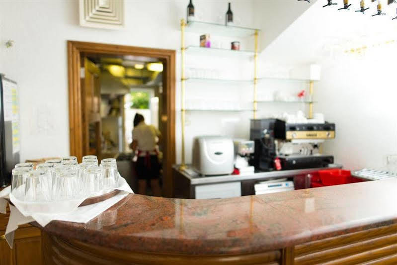 Downtown Private Rooms Mandic Supetar Exterior photo
